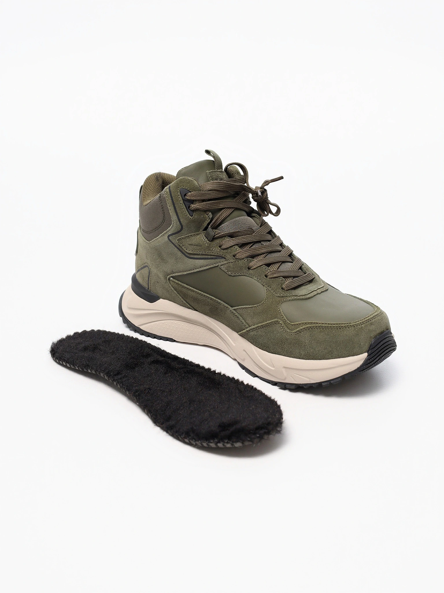 Кроссовки зеленого цвета комбинированные на средней подошве